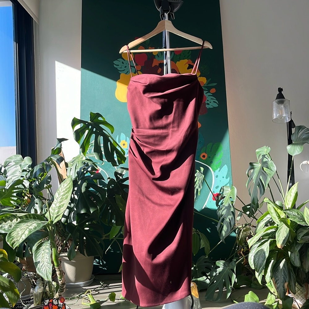 HOUSE OF CB ANJA WINE SATIN CORSET MIDI DRESS